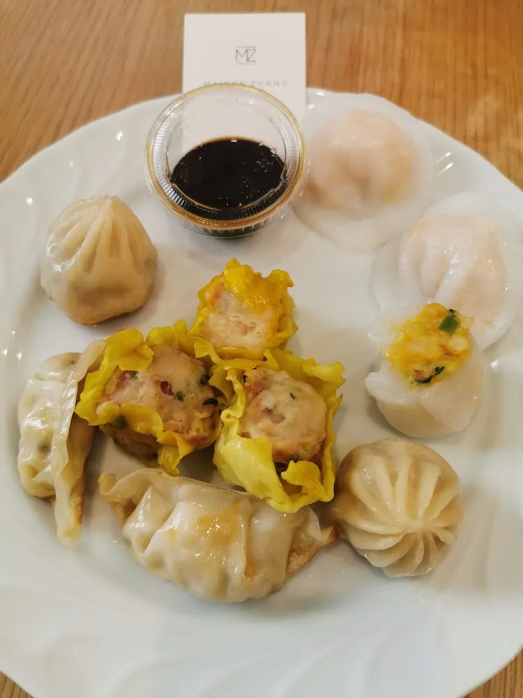 Sélection de Ravioles Et de Gyoza
